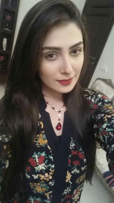 ayeza khan hot navel images new hd pictures downloads
