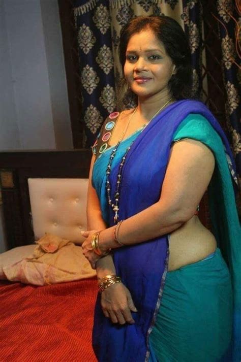 pin on indian aunties in saree