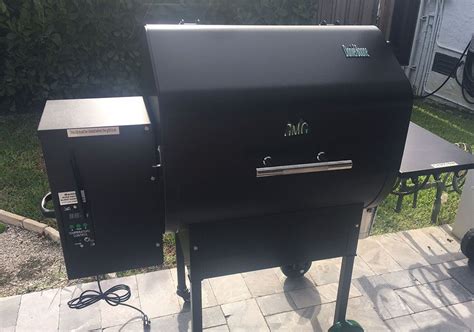 what is a pellet grill smoker and how do they work