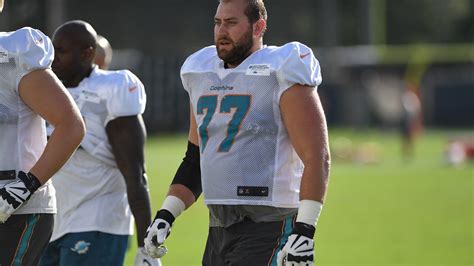 jesse davis looks to blend in as a dolphins starter sun sentinel