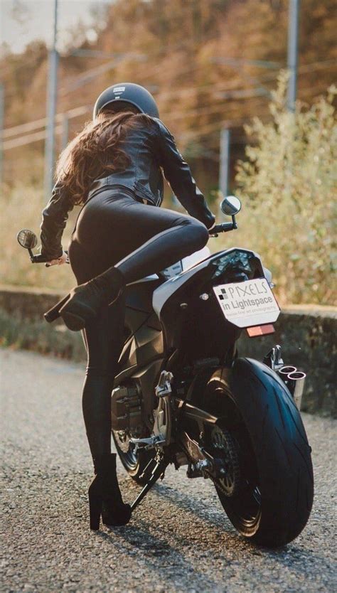 Pin By Frosty On Cars And Motorcycles Motorbike Girl Bike Photoshoot
