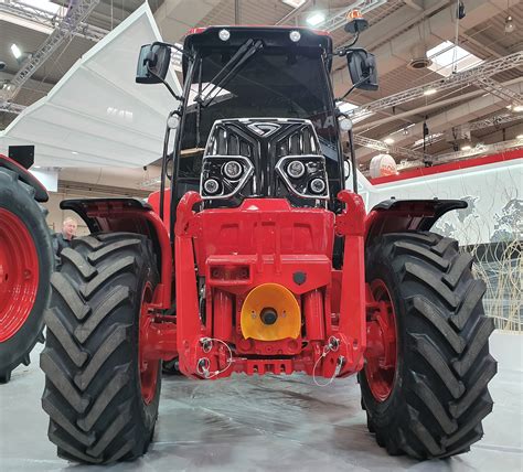 belarus built  tractors   sets sights   increase   agrilandcouk