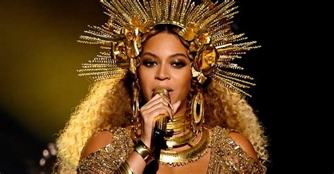 Beyoncé Was A Literal Goddess During Her Grammys Performance