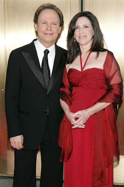 billy crystal s wife meet janice his wife of over 50 years up news