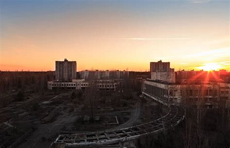 enter  scary ruins  pripyat ghost town  kilometers  chernobyl