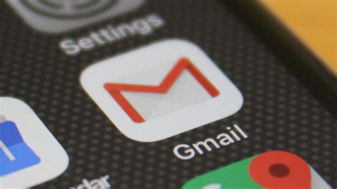 gmail launches   public ios beta  test support
