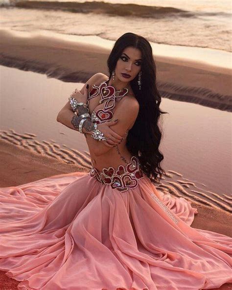 Pin By Tiana On Gently Gently ♡ Belly Dancer Costumes