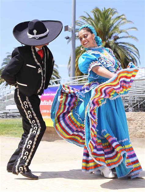 Jarabe Tapatio Mexican Outfit Traditional Mexican Dress Folklorico My
