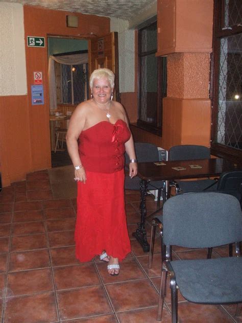 sexy42dd 50 from glasgow is a local granny looking for casual sex