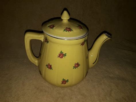 pottry teapot antiques board