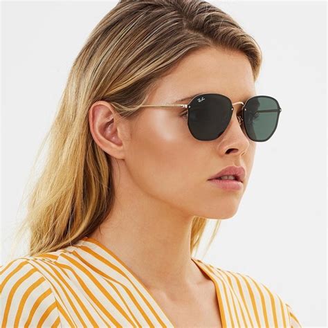 best sunglasses for small oval shaped faces in 2021 [comparison and guide]