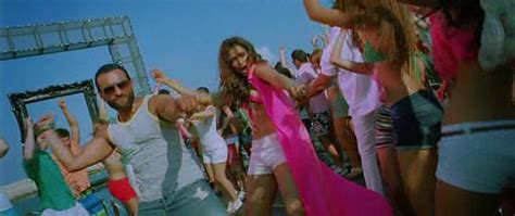 Naked Deepika Padukone In Race 2