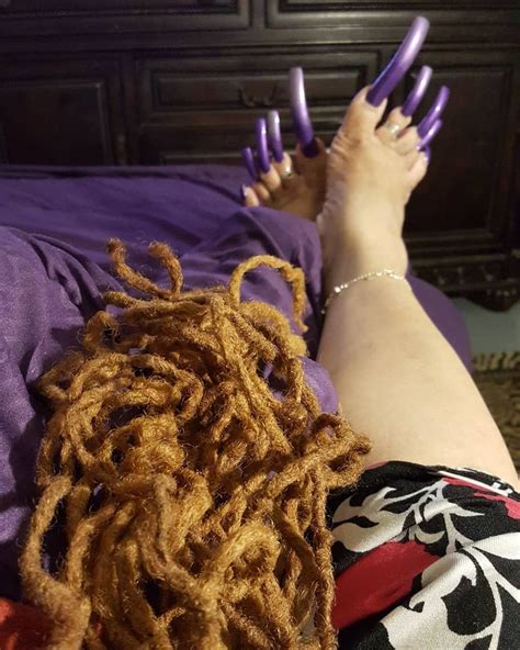 i m finally in bed 💋 pretty toe nails cute toe nails pretty toes