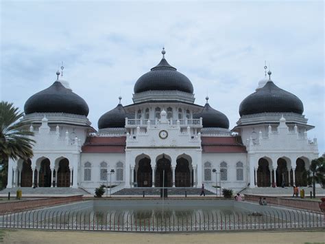 remote islamic civilization  indonesia aceh  pecularities    chughtais art