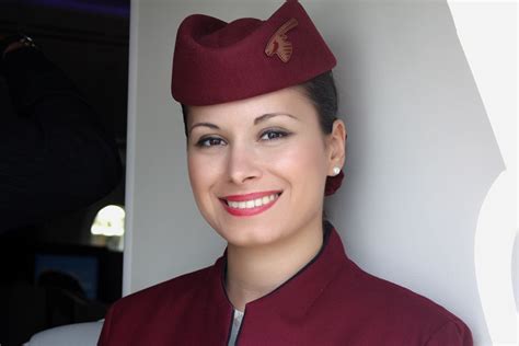 hotesse qatar airways   qatar airways cabin crew cabin crew female pilot