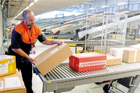 tarieven postnl gewijzigd pakje versturen vanaf nu duurder  binnenland