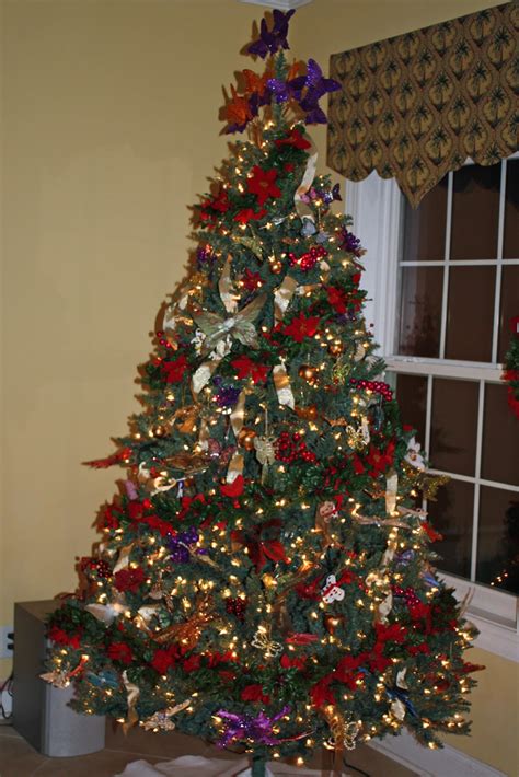 christmas tree decorations  garland decoration love
