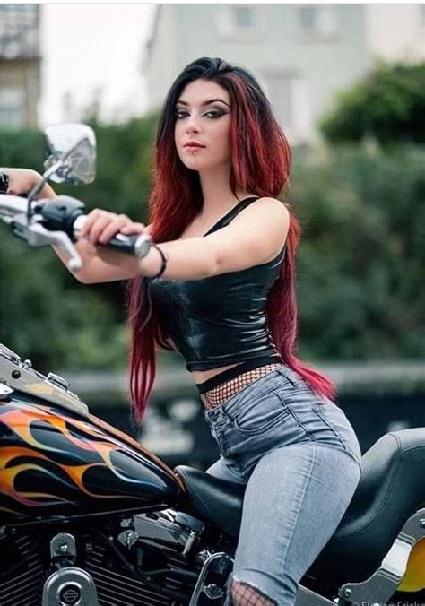 motard sexy biker girl outfits chicks on bikes mädchen in bikinis