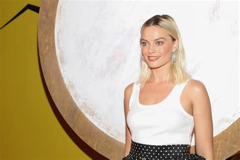 Is Emma Mackey From Sex Education Related To Margot Robbie