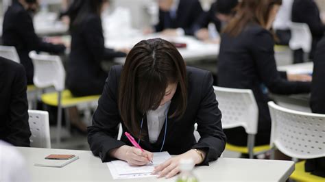 more japanese women are working—but for the economy to thrive they need
