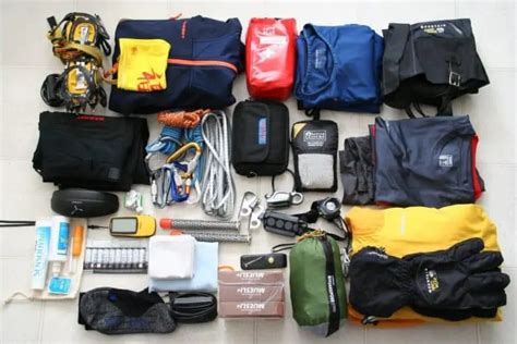 essential day hiking gear list   bring  hiking