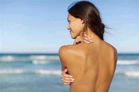Why Gradual Tanning Is Back On Our Radar