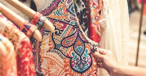 9 Model Dress Batik Untuk Kerja Yang Wajib Moms Koleksi