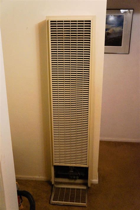 fugly gas wall heater    malelivingspace