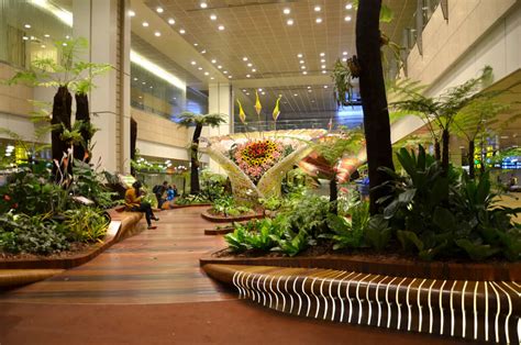 The Best Airports For Leisurely Layovers