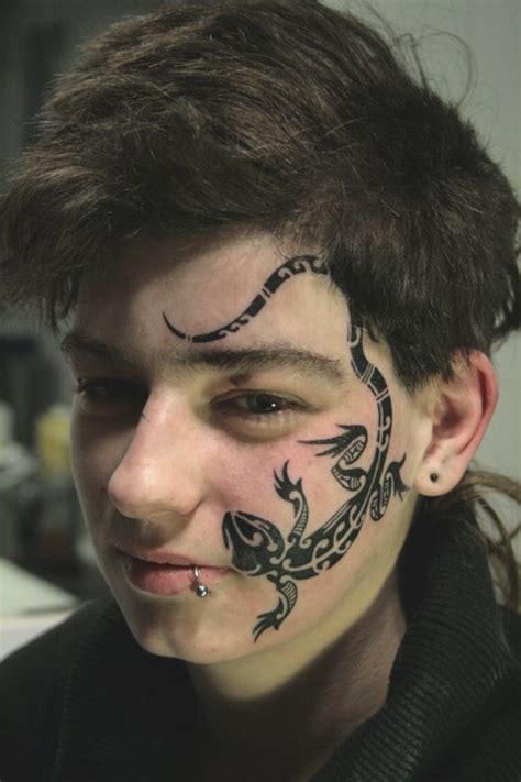 rouslan tomumaniantz loves tattooing faces sick chirpse