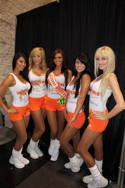 Hooter Girls And Wings Add Spice Orange County Register