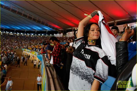 Rihanna Flashed The World Cup Crowd And We Have The Pics Here Photo