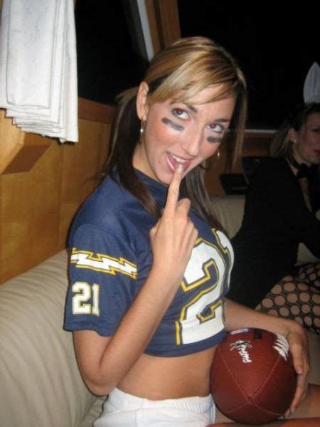 Hot Girls Wearing Football Jerseys 27 Pics