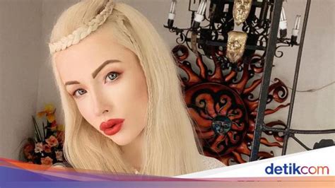 Potret Wanita Yang Kini Tak Suka Penampilan Cantiknya Mirip Barbie