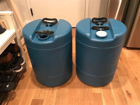 gallon water storage containers