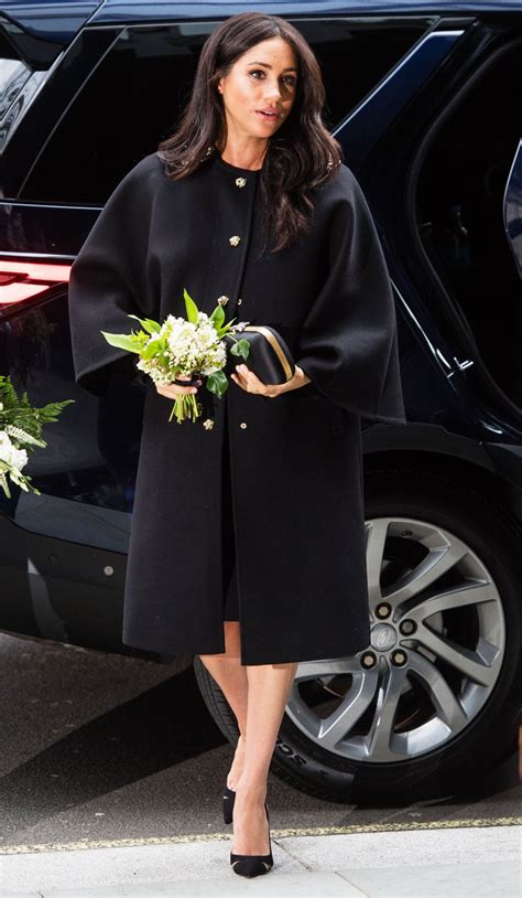 meghan markle maternity style her best first pregnancy maternity outfits