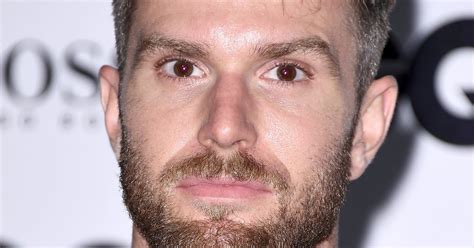 i m a celebrity extra camp host joel dommett says dec would be fine on his own hosting show
