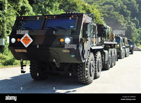 soldiers  ammunition laden oshkosh  palletized load systems