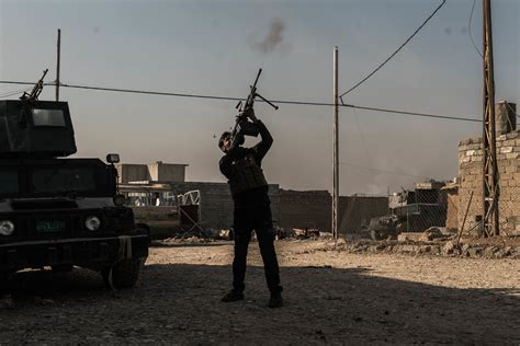 iraqi forces open a front in west mosul trying to squeeze isis the