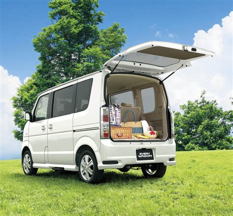 suzuki  sold     tiny minivans  japan carscoops