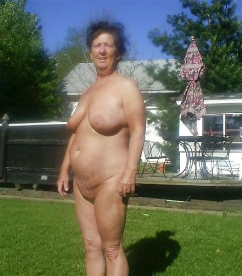pictures of spicy mature pussies grannies flashing their old cunts
