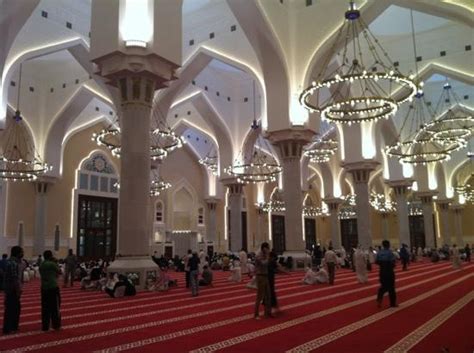 state grand mosque attractions qatar