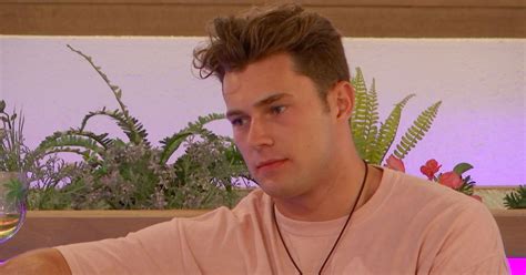 love island theory claims curtis was warned to dump unpopular amy