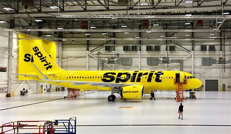 spirit airlines unveils  seats  cabin   aneo