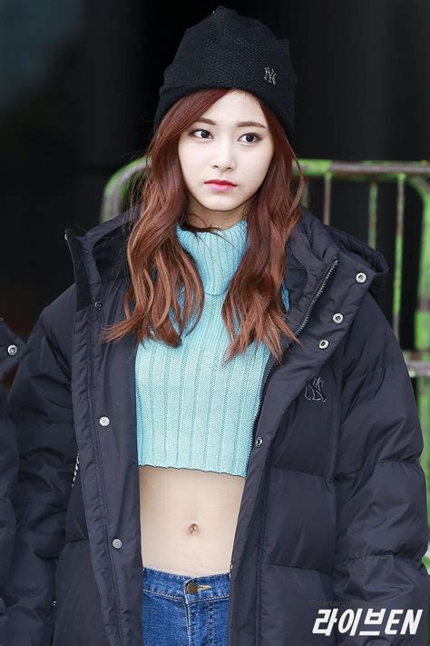 the queen of belly button in twice daily k pop news