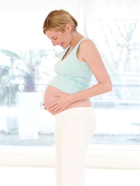 pregnant woman photograph by ian hooton science photo library