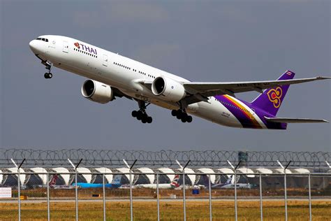 thai airways aims   completion  restructuring reuters