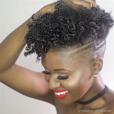 cabelo curto afro veja 10 fotos com diferentes estilos