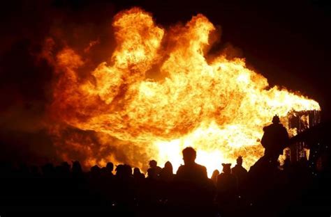 candid pics from the 2015 burning man festival 54 pics