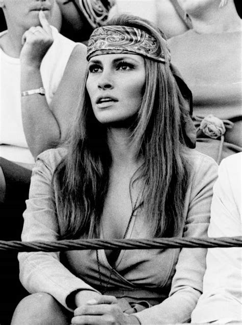 27 Raquel Welch Pictures Of The Sex Symbol Who Broke The Mold